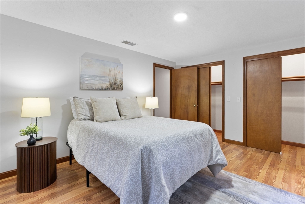 89 Sugarloaf St
