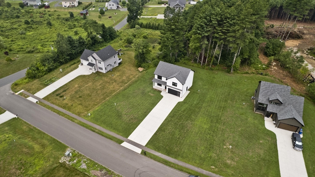 11 Woodland Lane