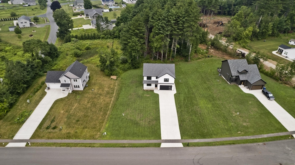 11 Woodland Lane