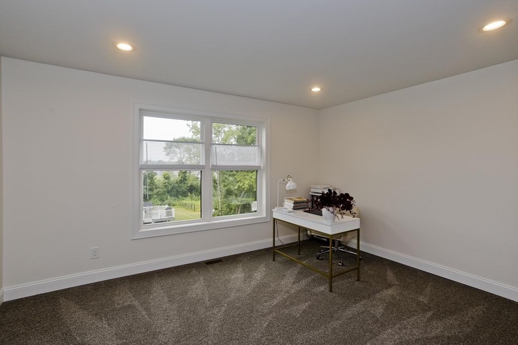 11 Woodland Lane