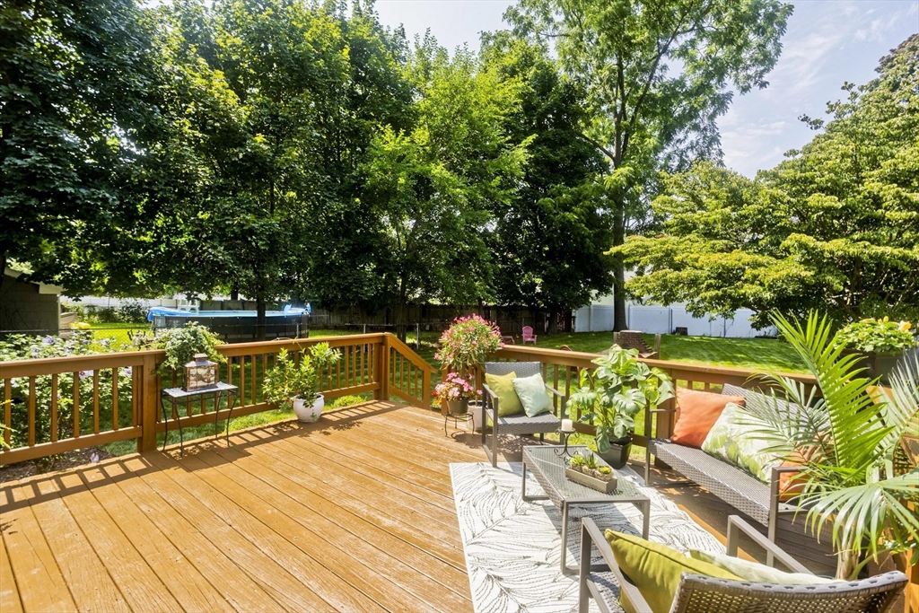 51 Merrick Ave