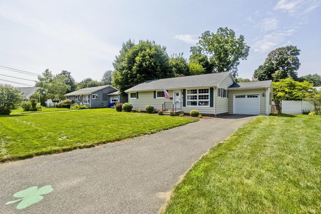 51 Merrick Ave