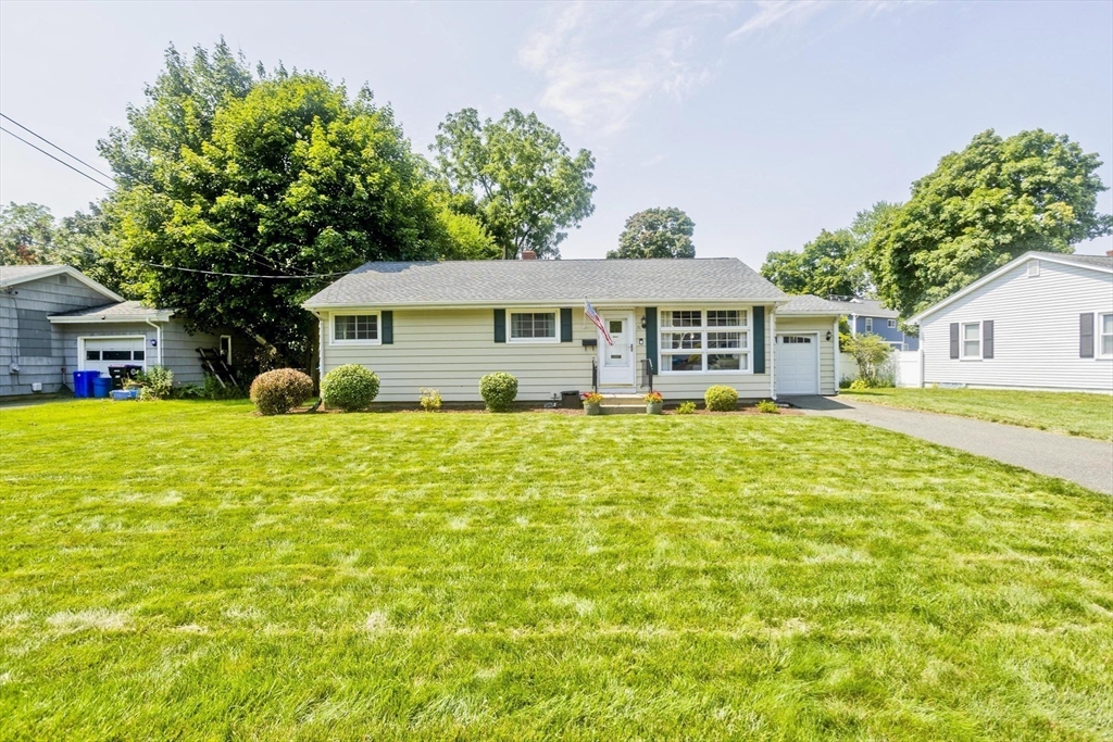 51 Merrick Ave