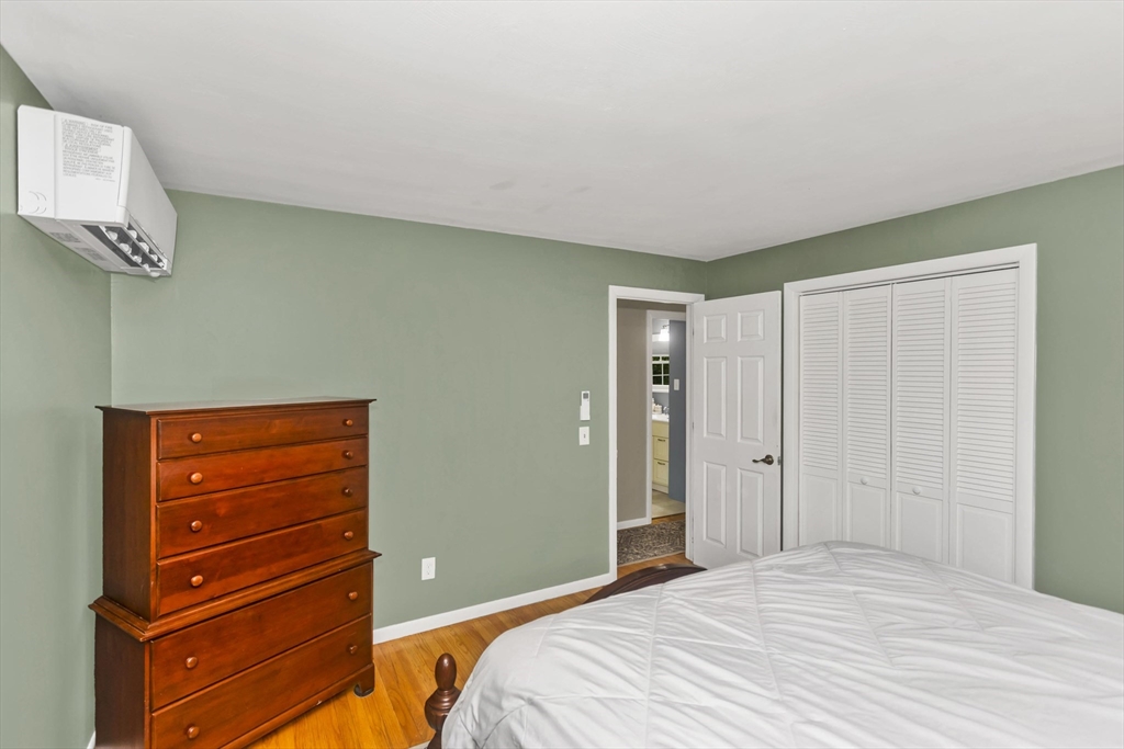 51 Merrick Ave