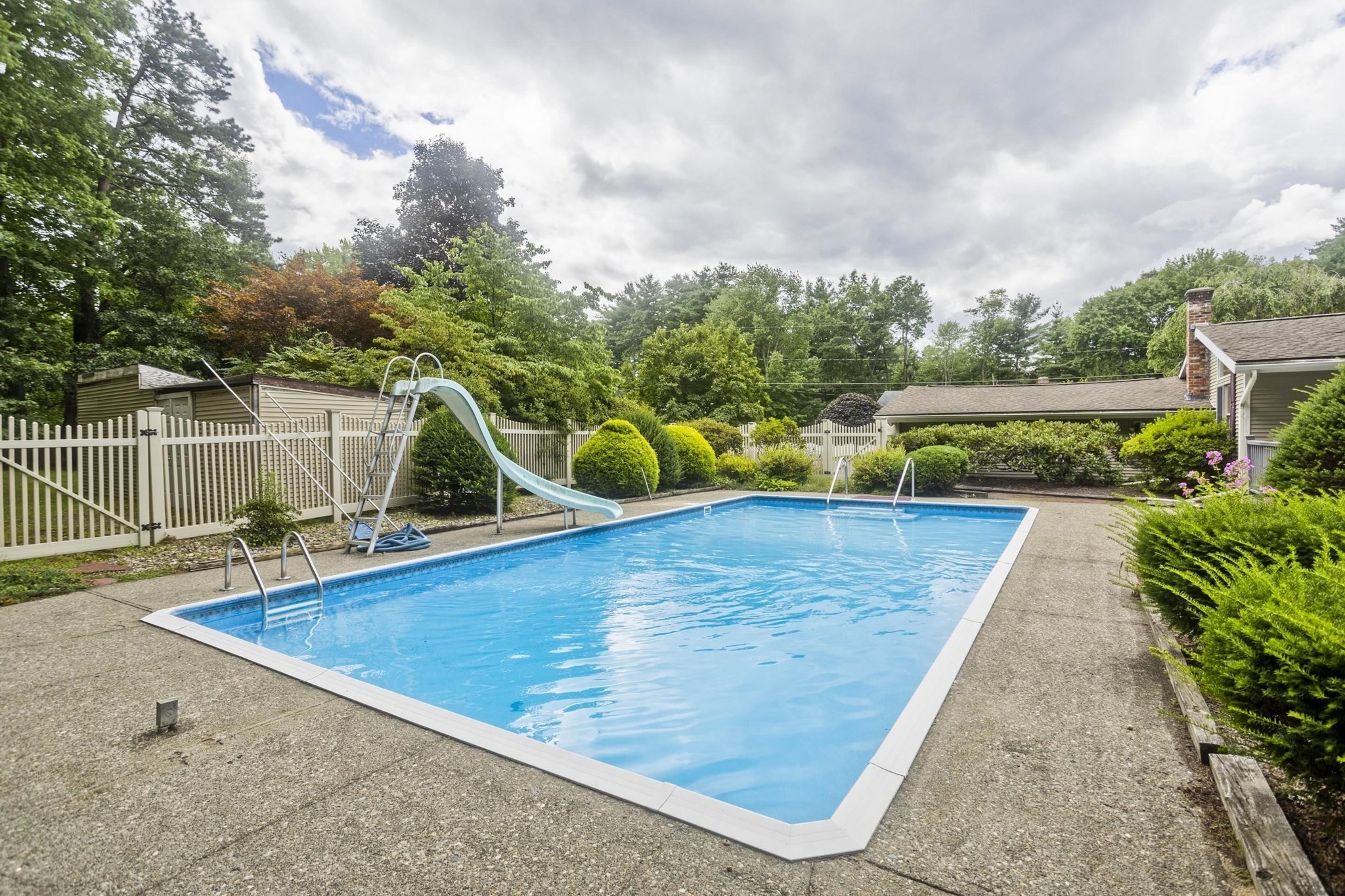 14 Sunset Dr