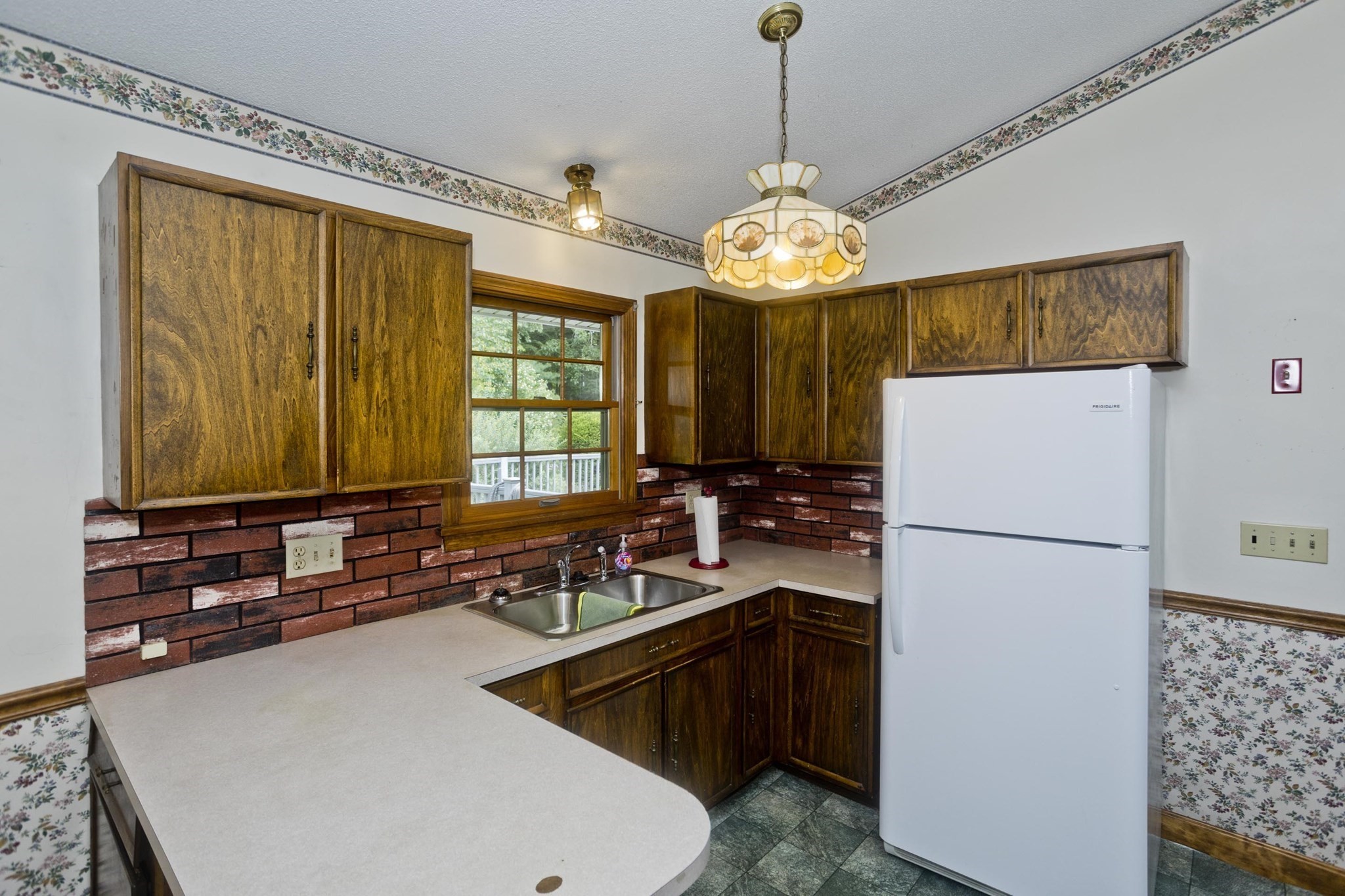 14 Sunset Dr