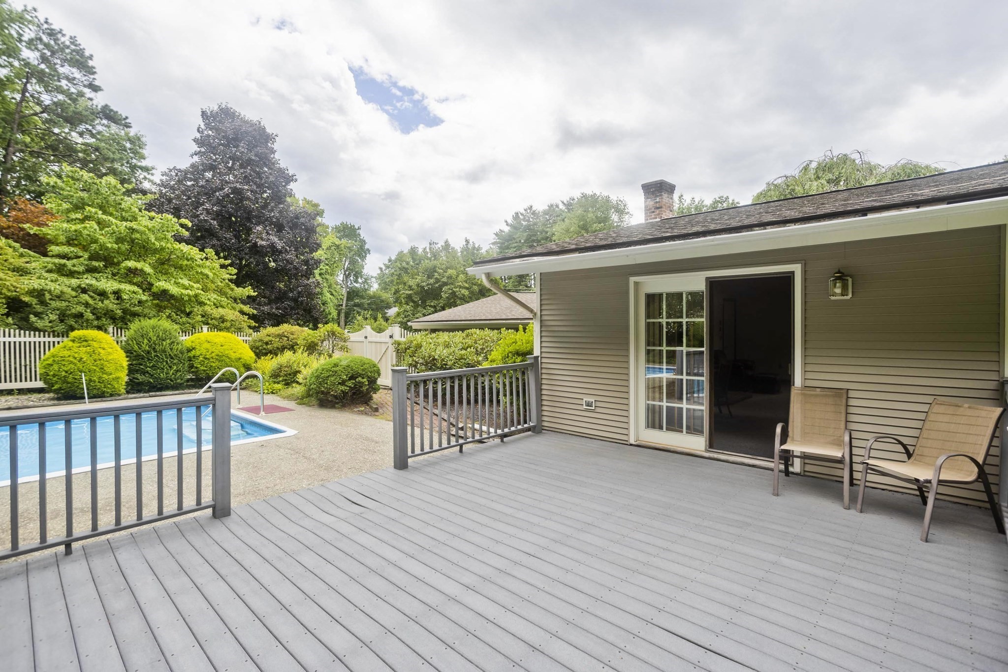 14 Sunset Dr