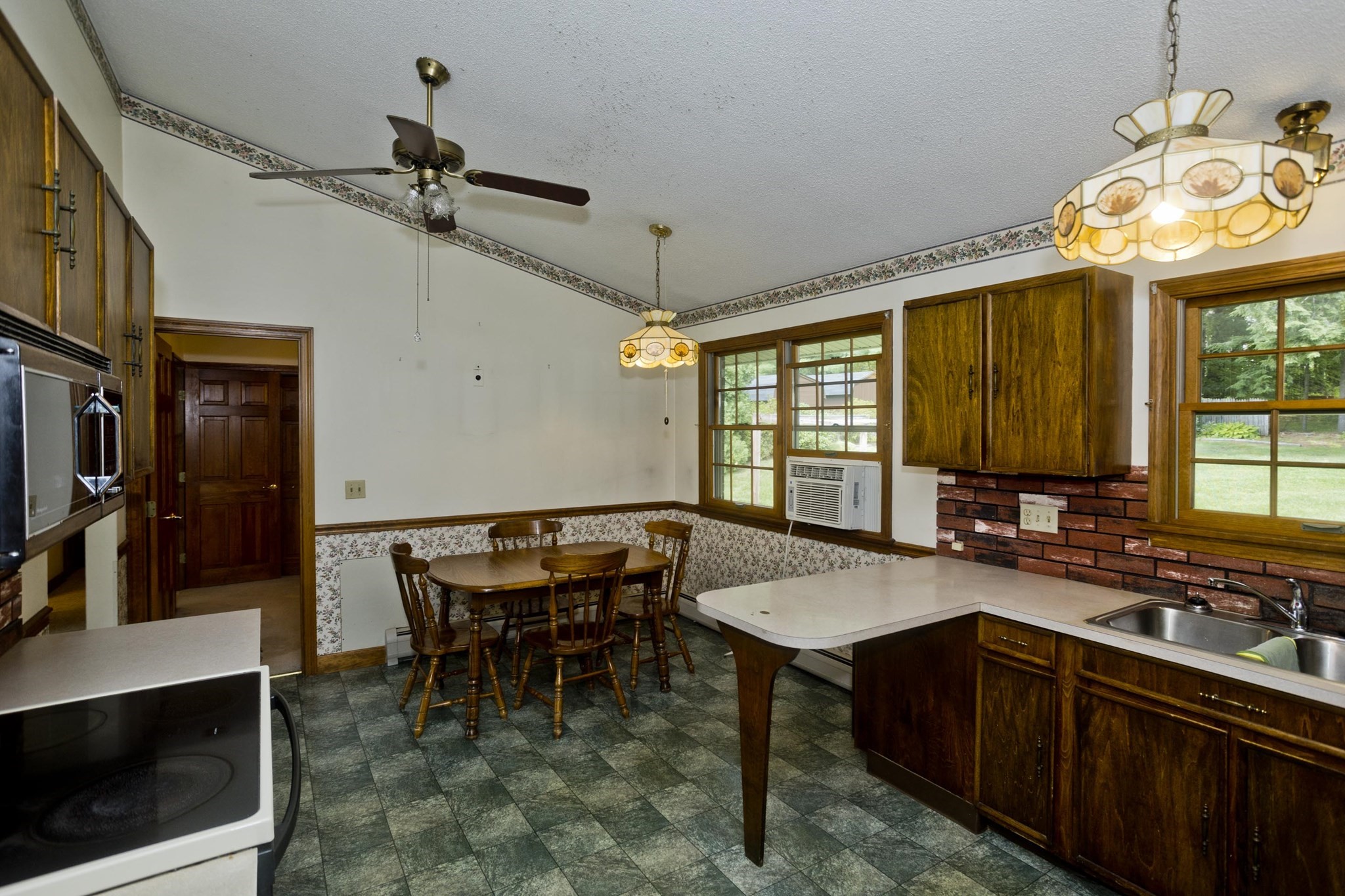 14 Sunset Dr