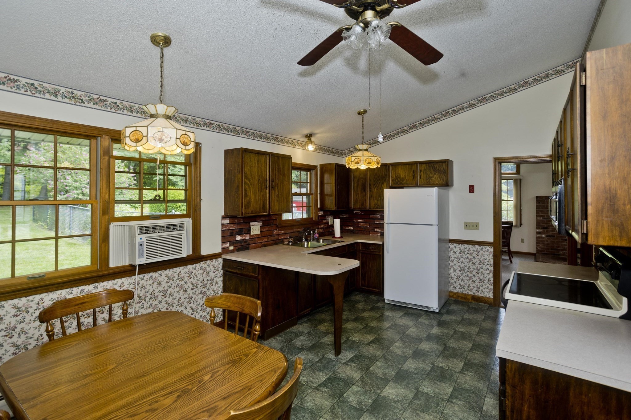 14 Sunset Dr