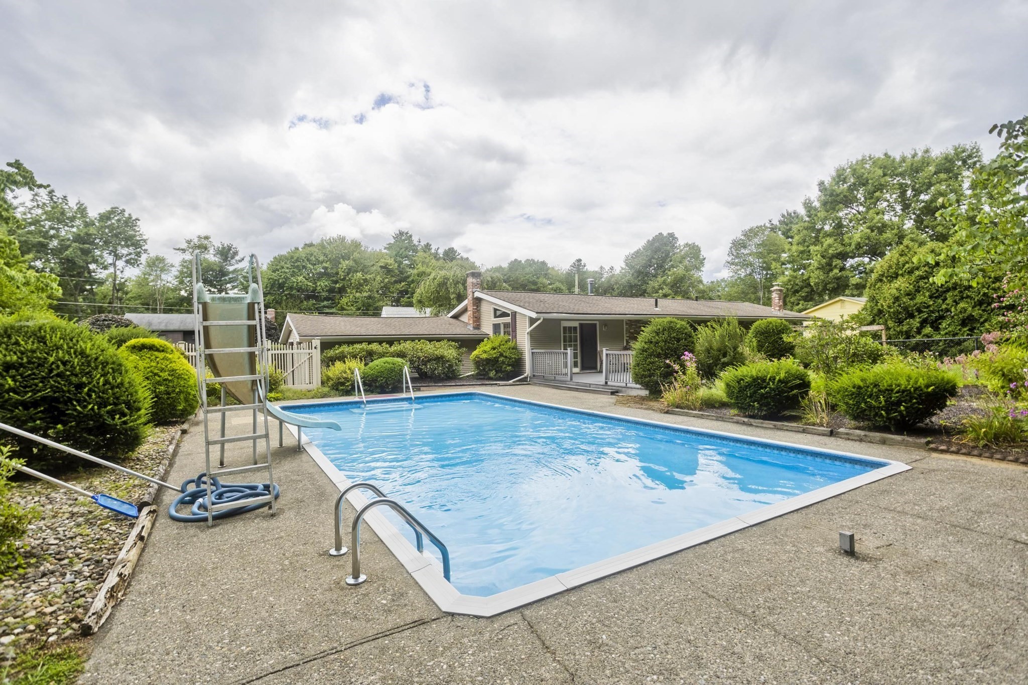 14 Sunset Dr