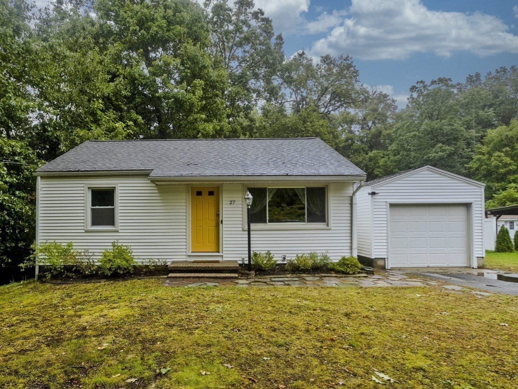 27 E Green St