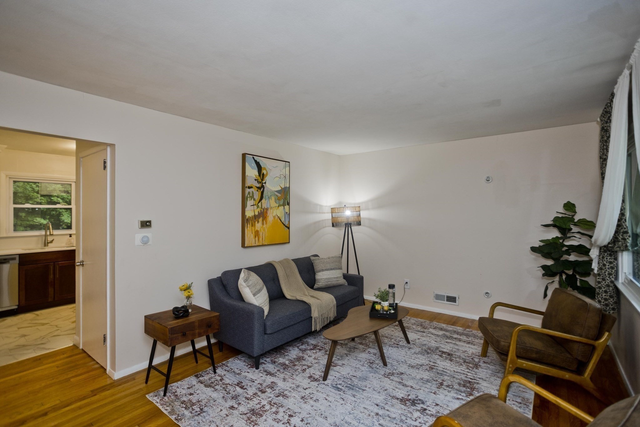 27 E Green St