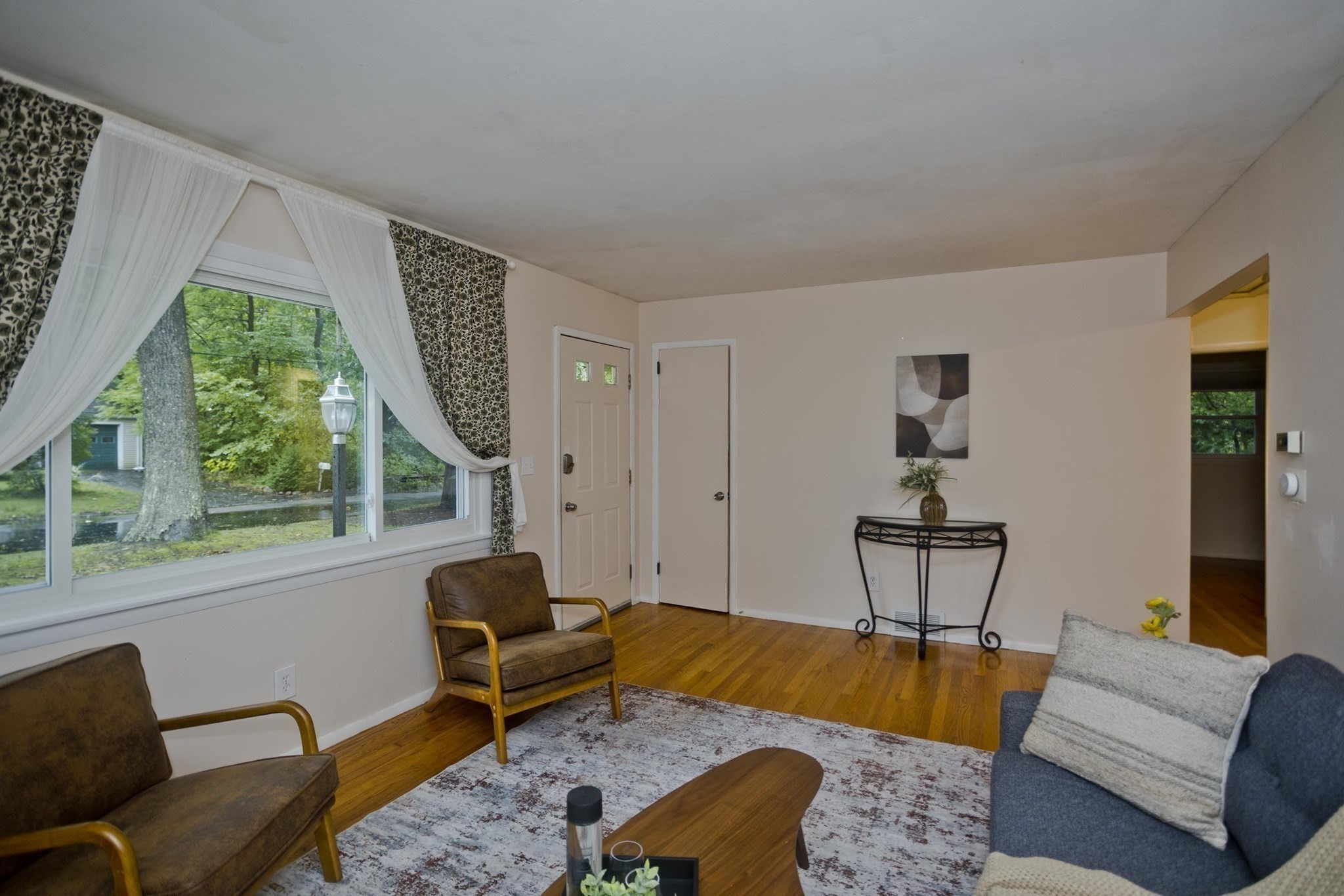 27 E Green St