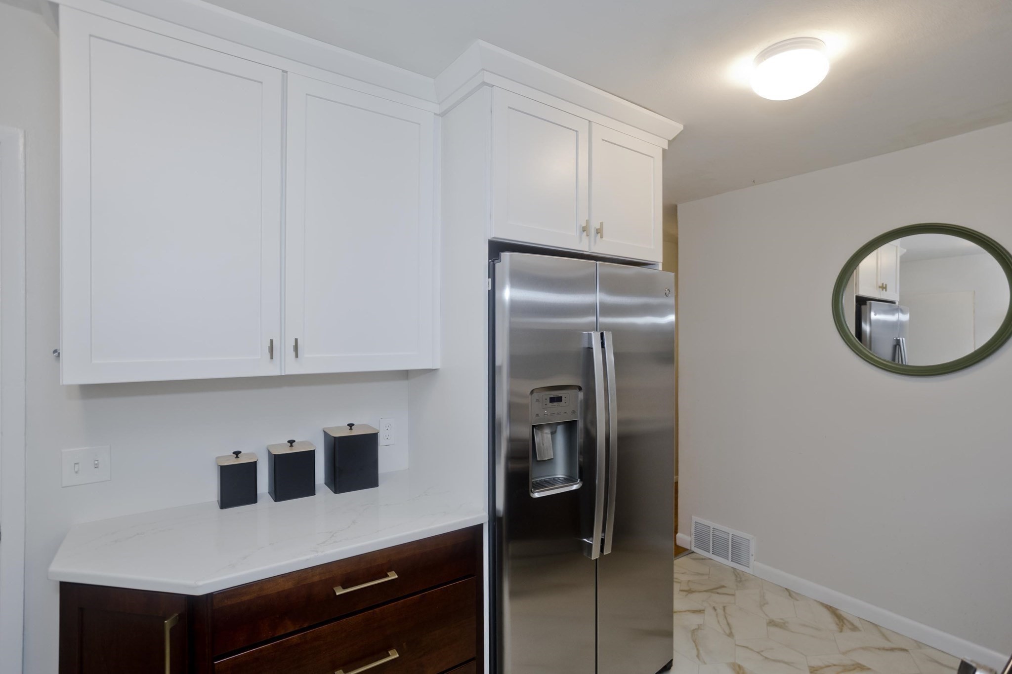 27 E Green St