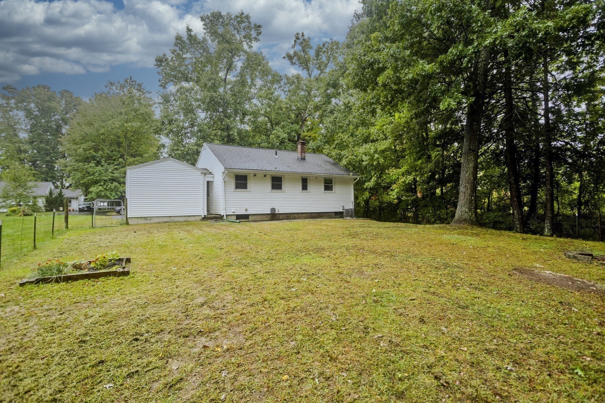 27 E Green St