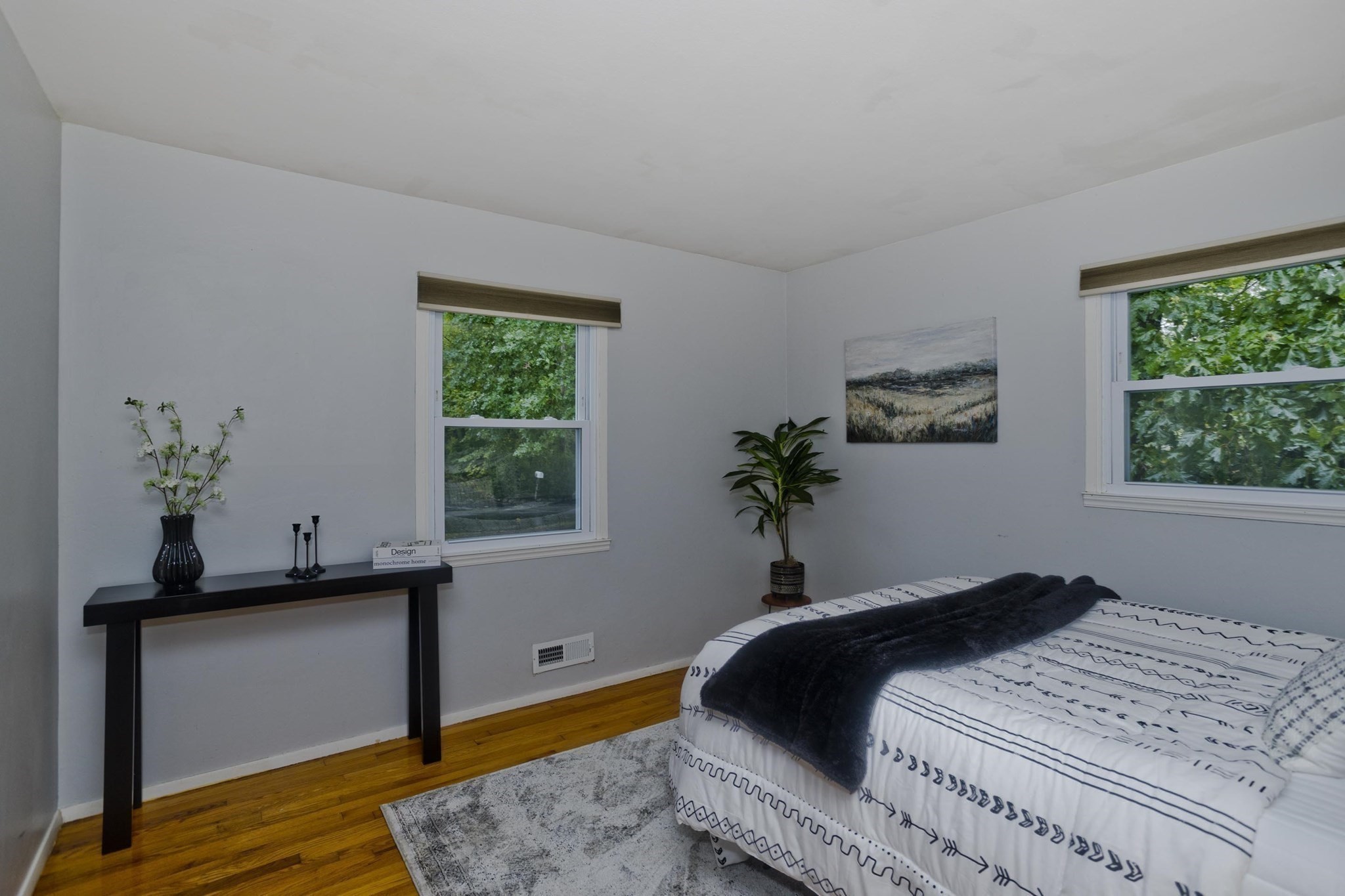 27 E Green St