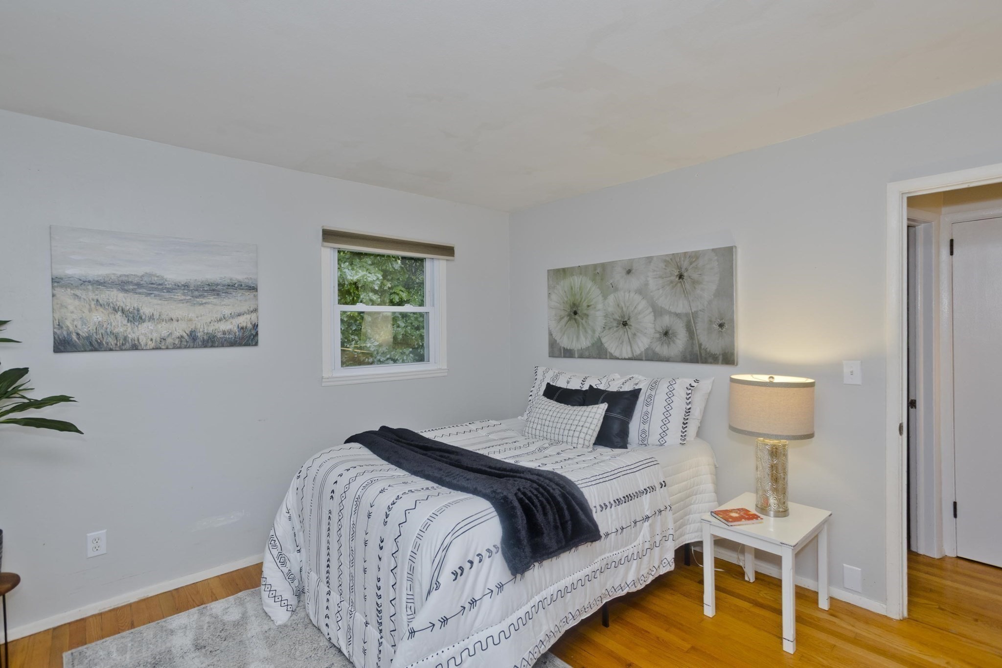 27 E Green St