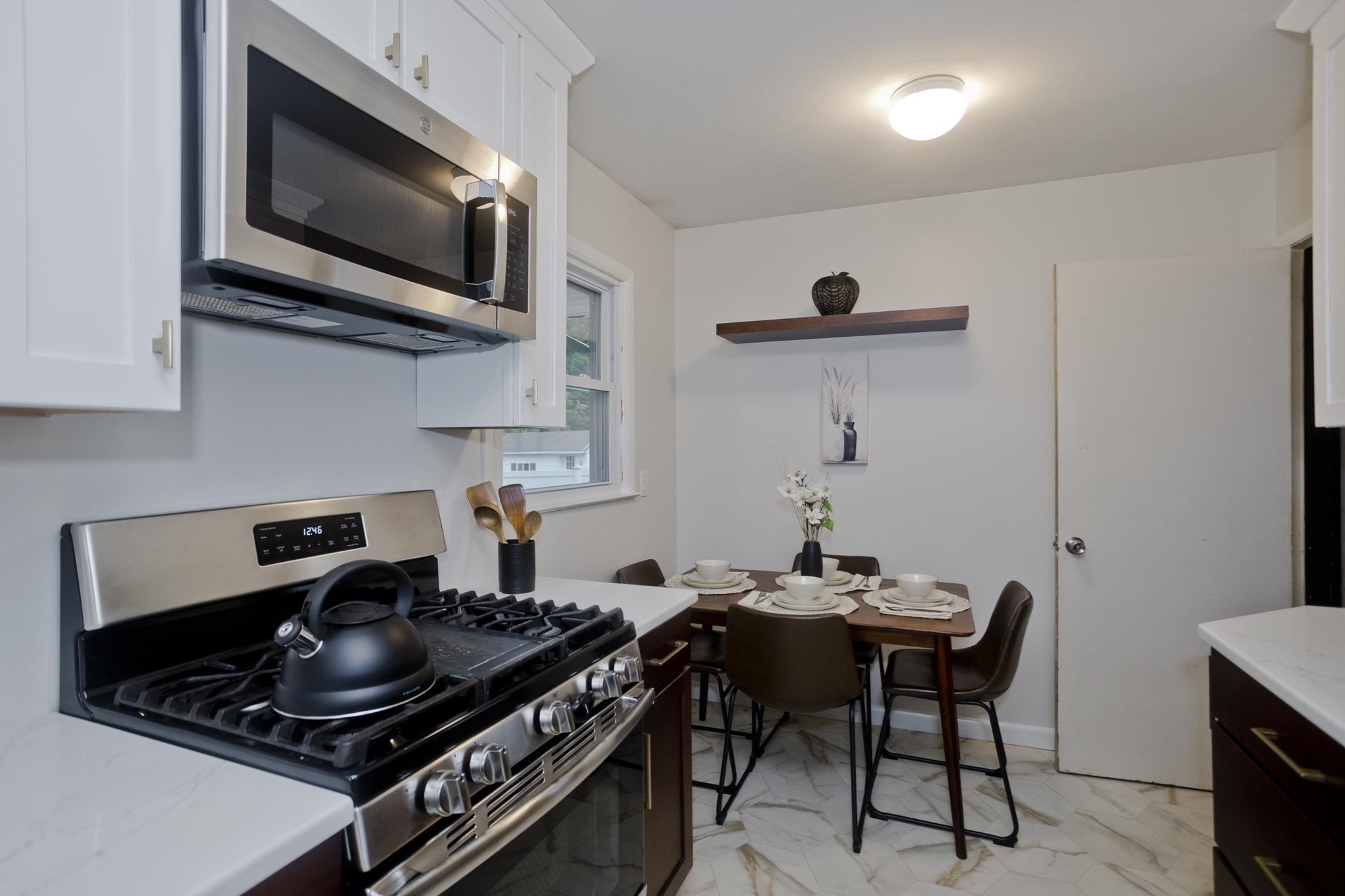 27 E Green St