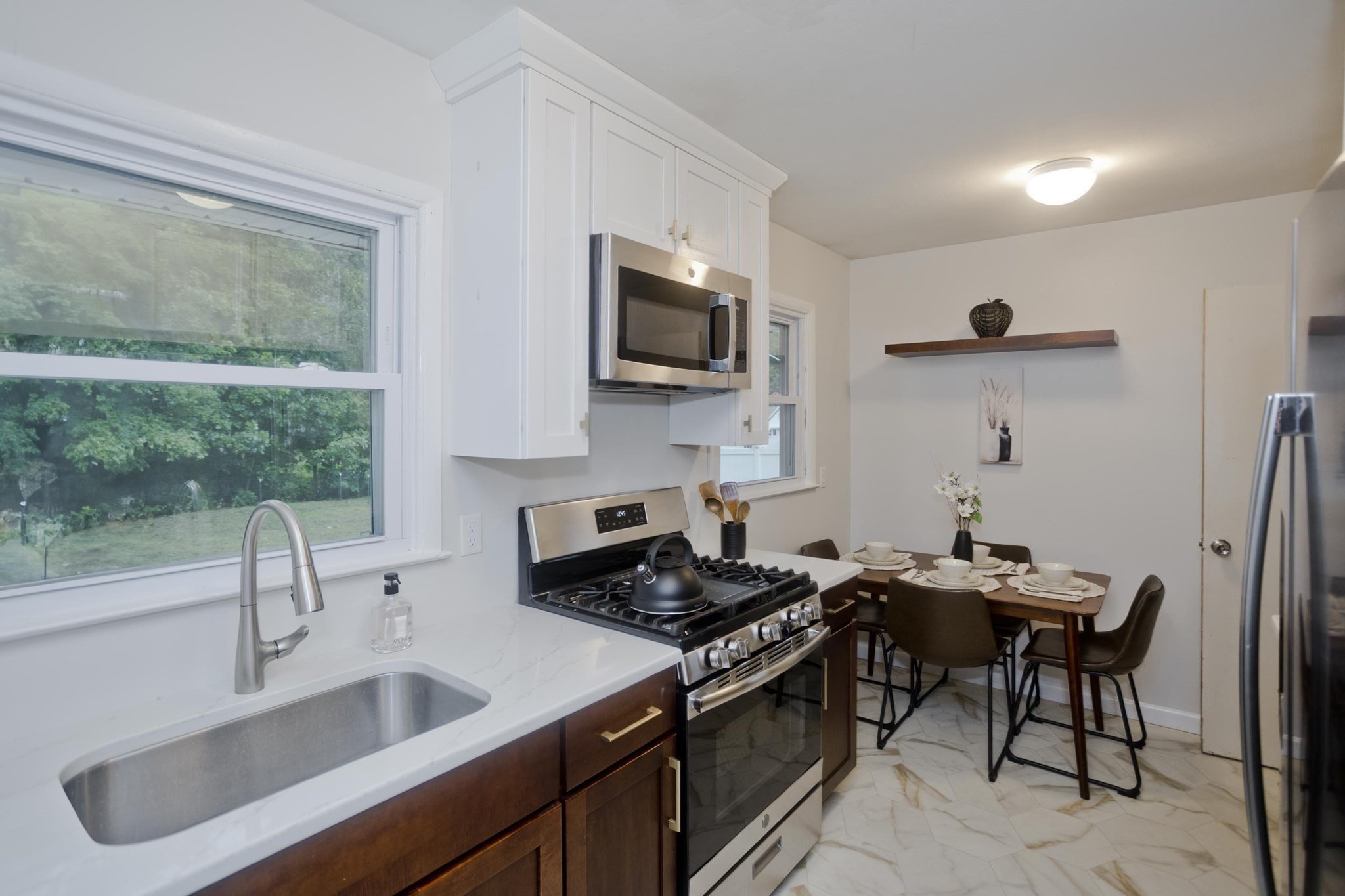 27 E Green St