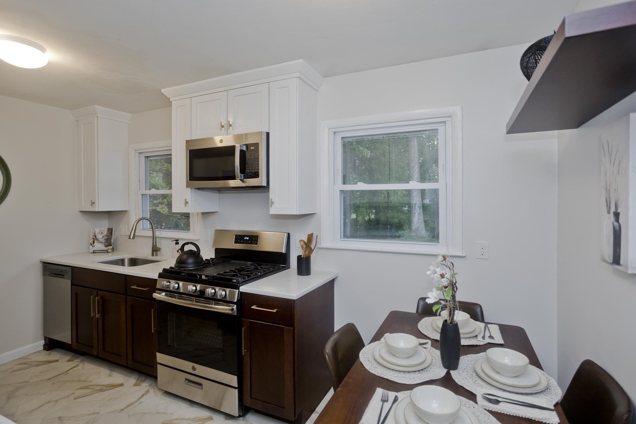 27 E Green St