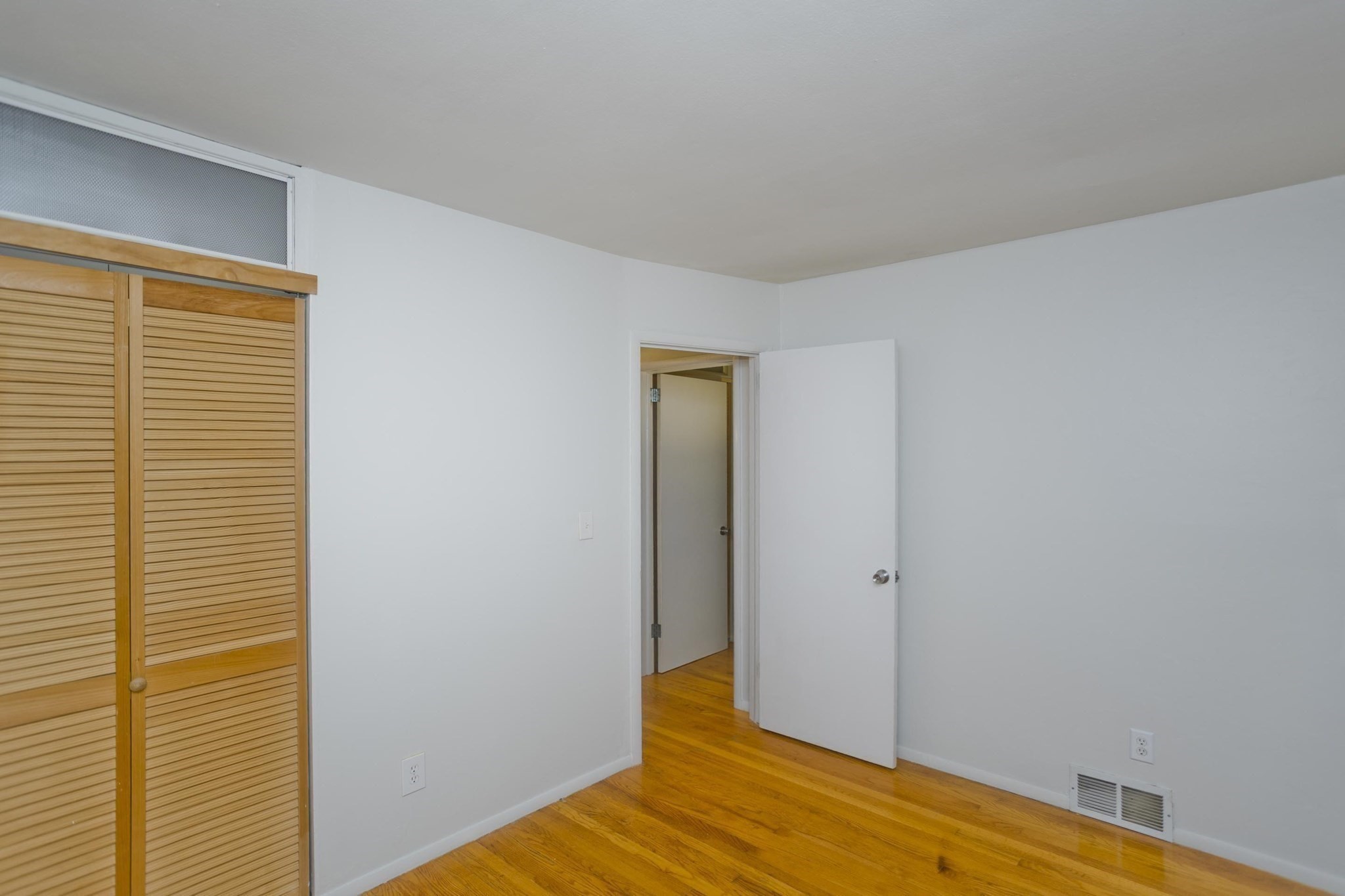 27 E Green St
