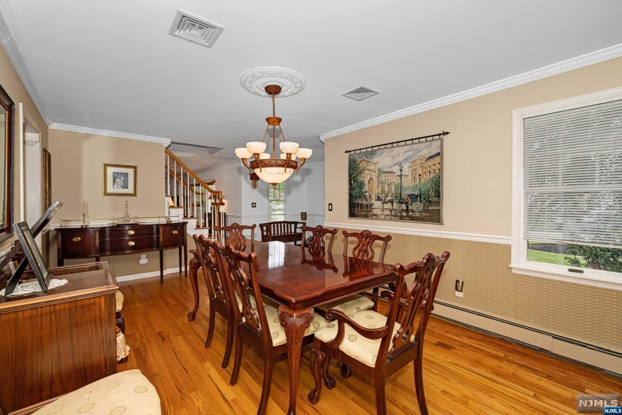 16 Leoson Parkway