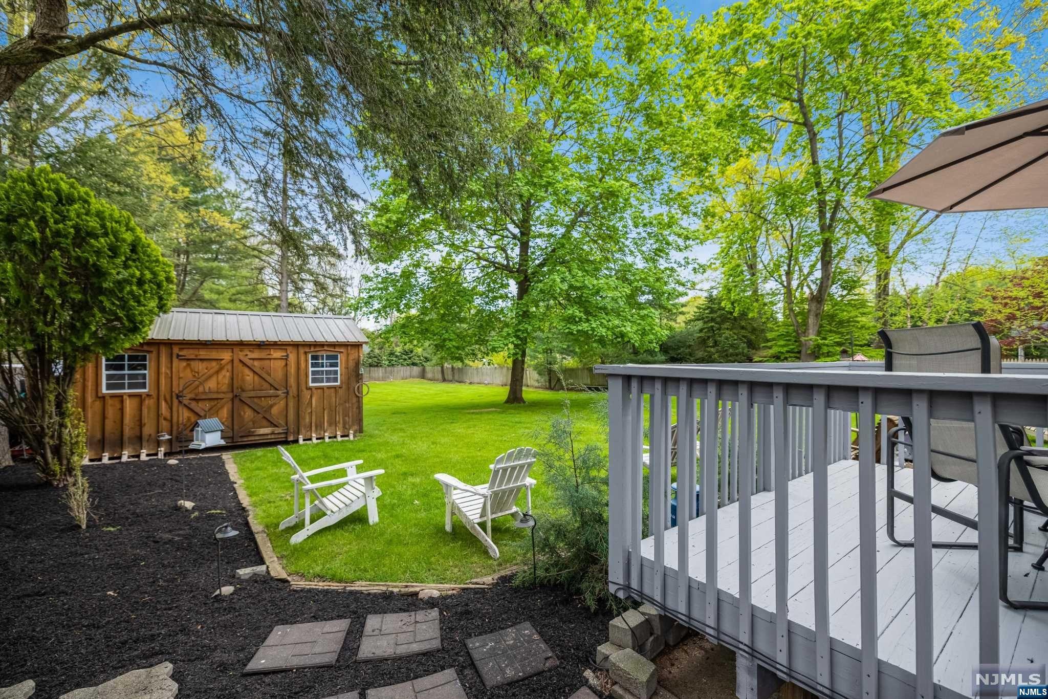 16 Leoson Parkway