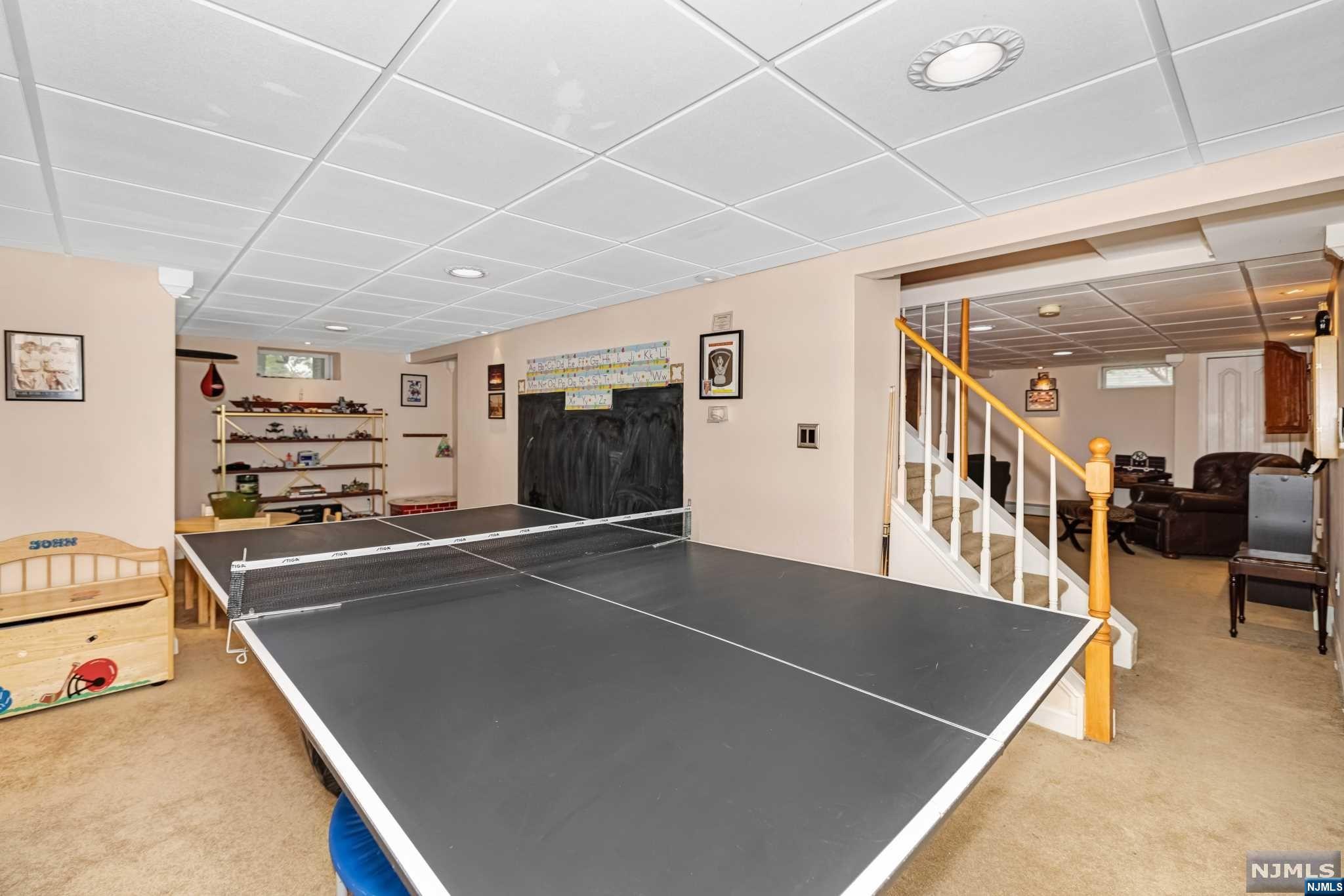 16 Leoson Parkway
