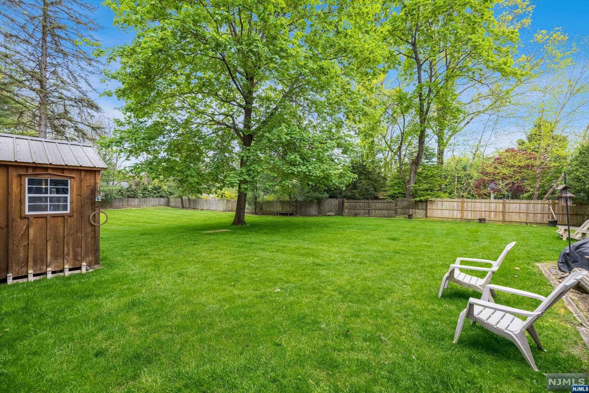 16 Leoson Parkway