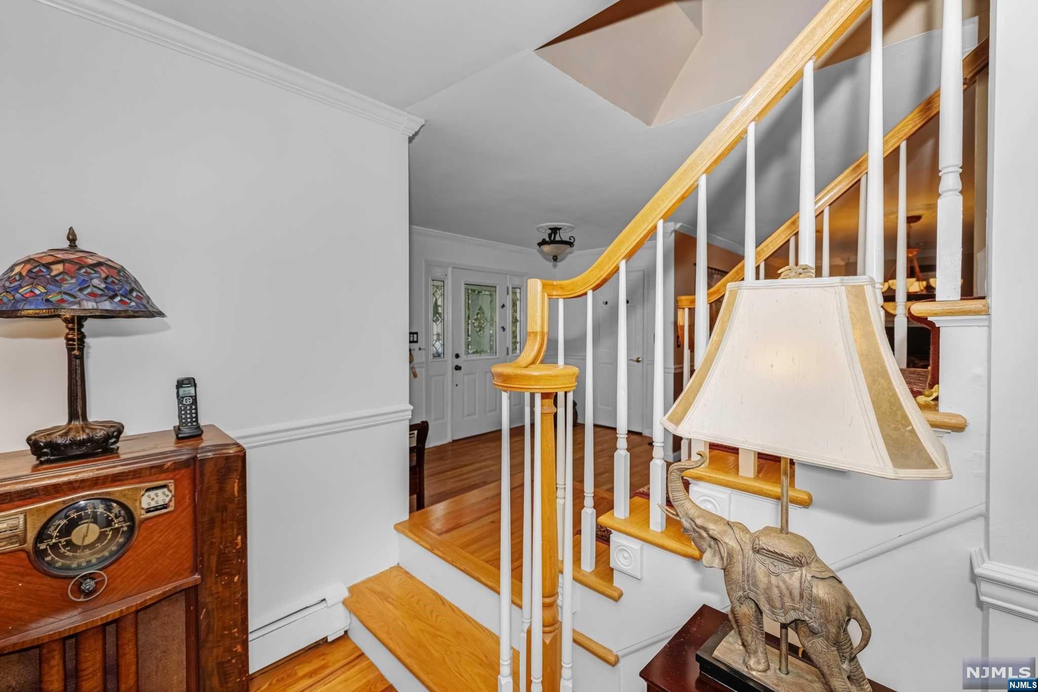 16 Leoson Parkway