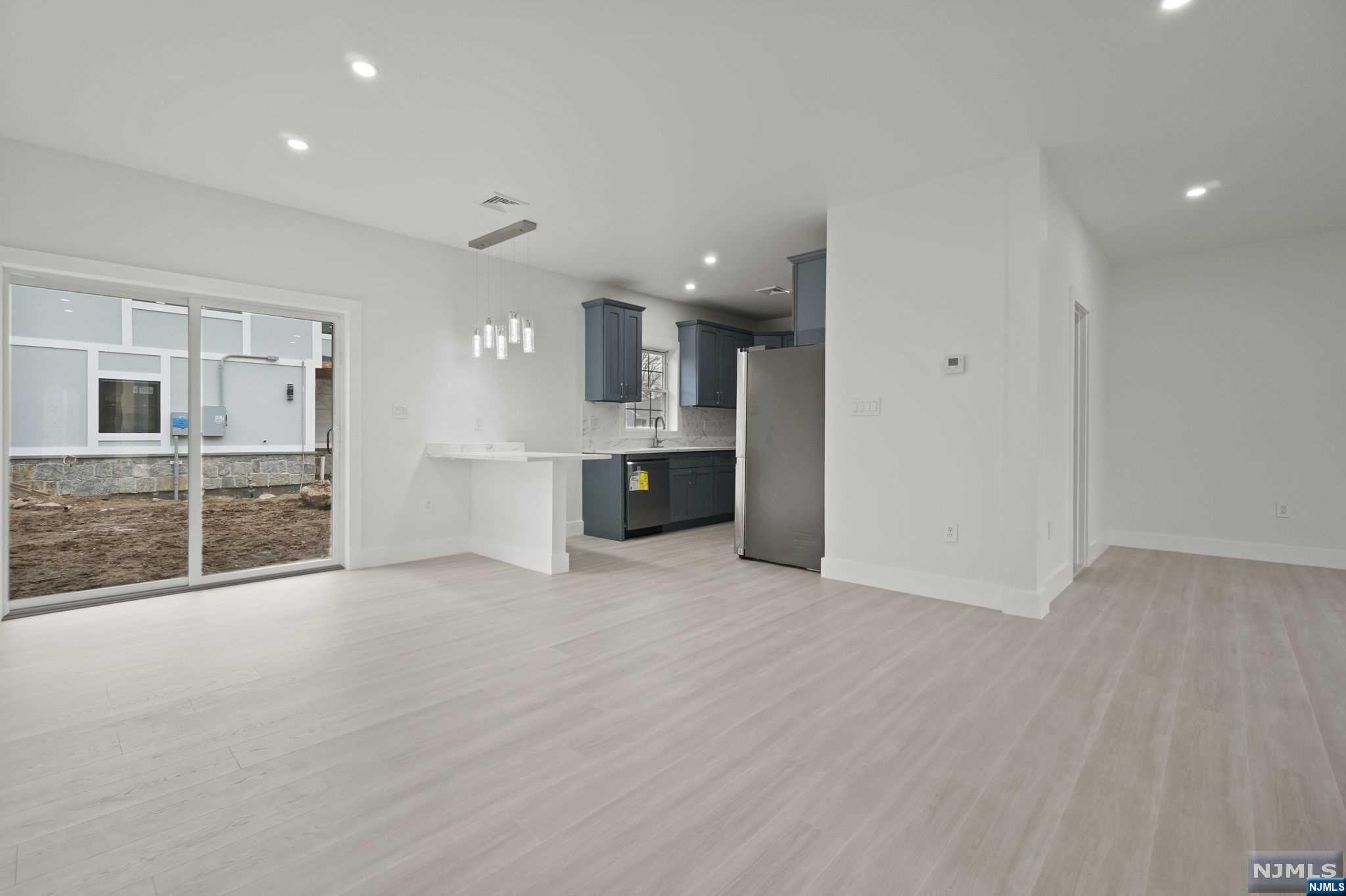 419 B Frances Lane