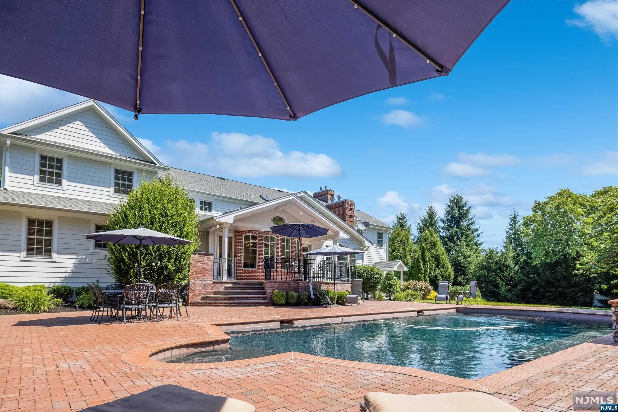 19 Pine Hill Road