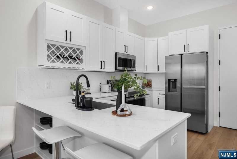 51 Queen Anne Road 207