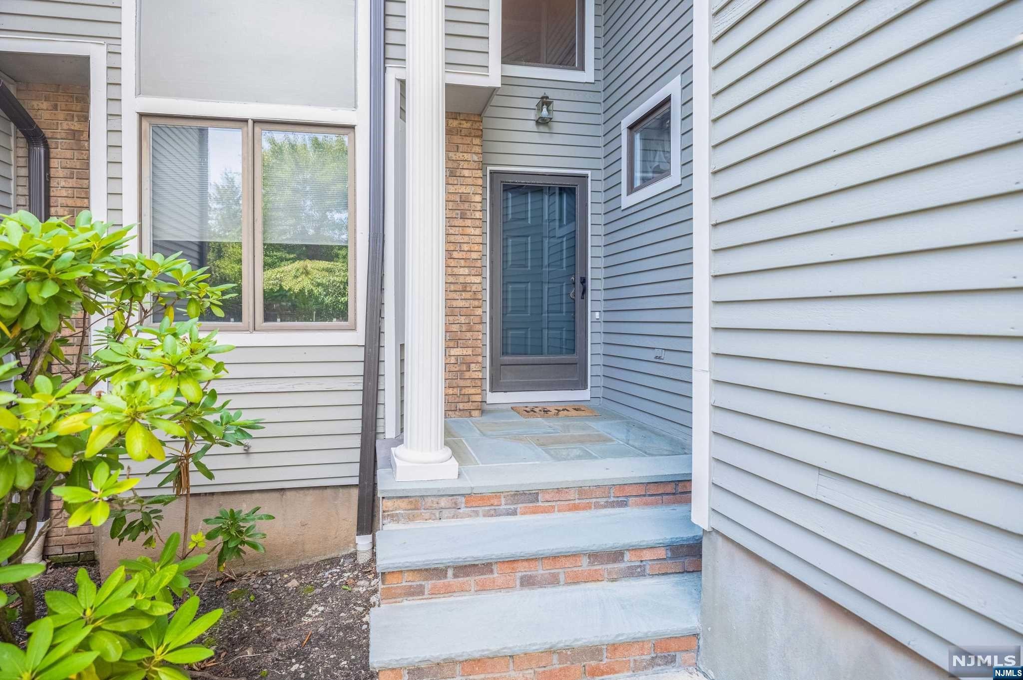 111 Lakeview Drive