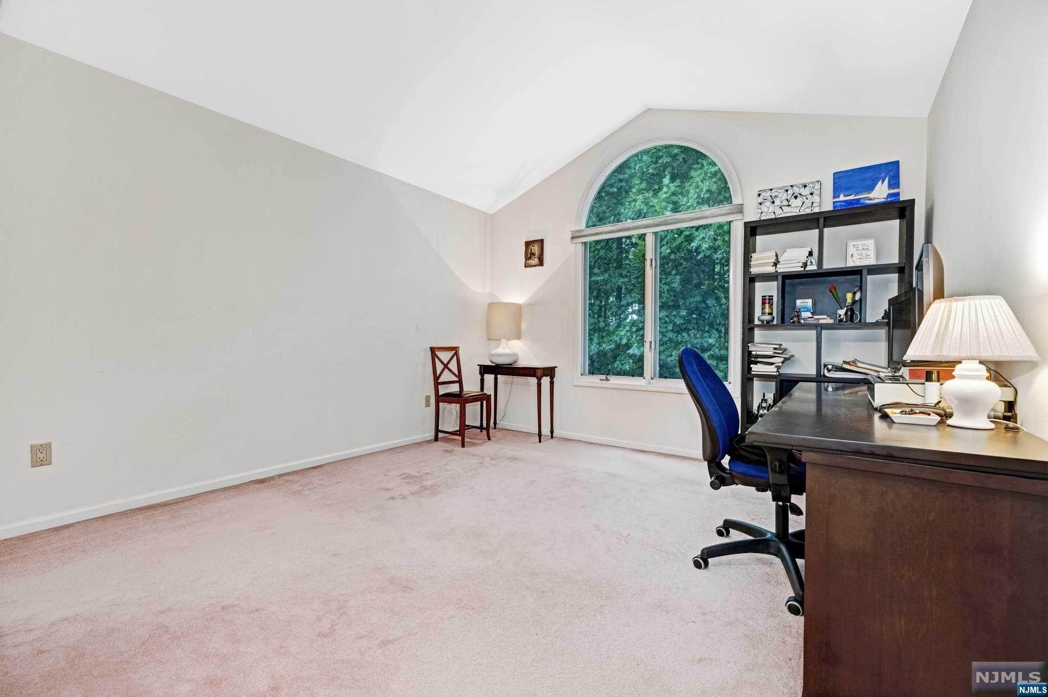 111 Lakeview Drive