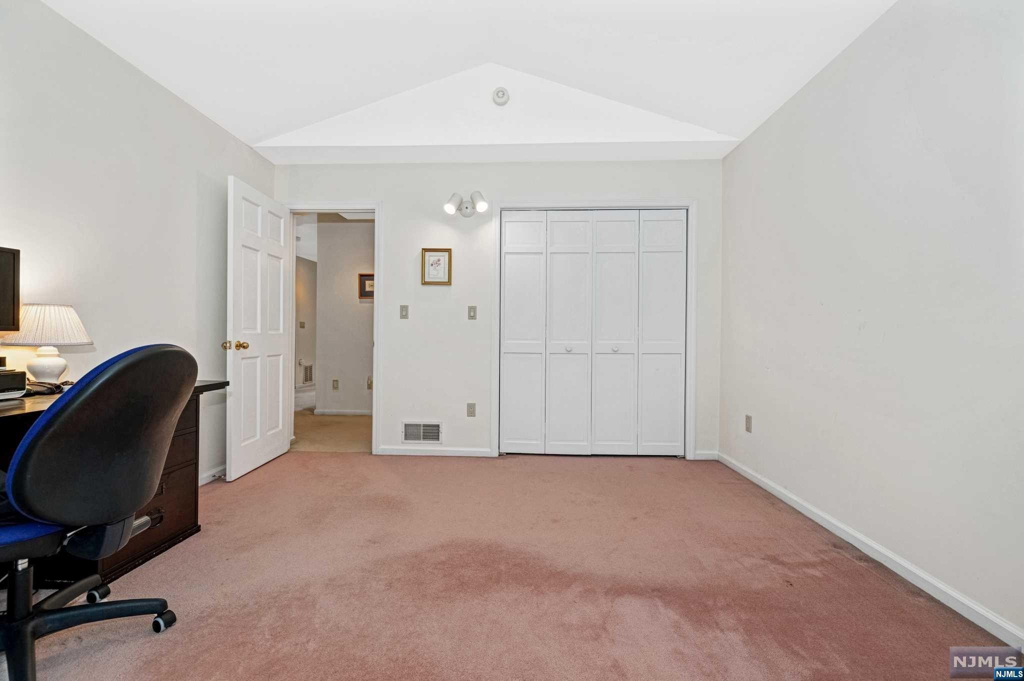 111 Lakeview Drive