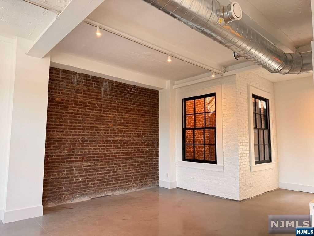 231 Dock Road 2B