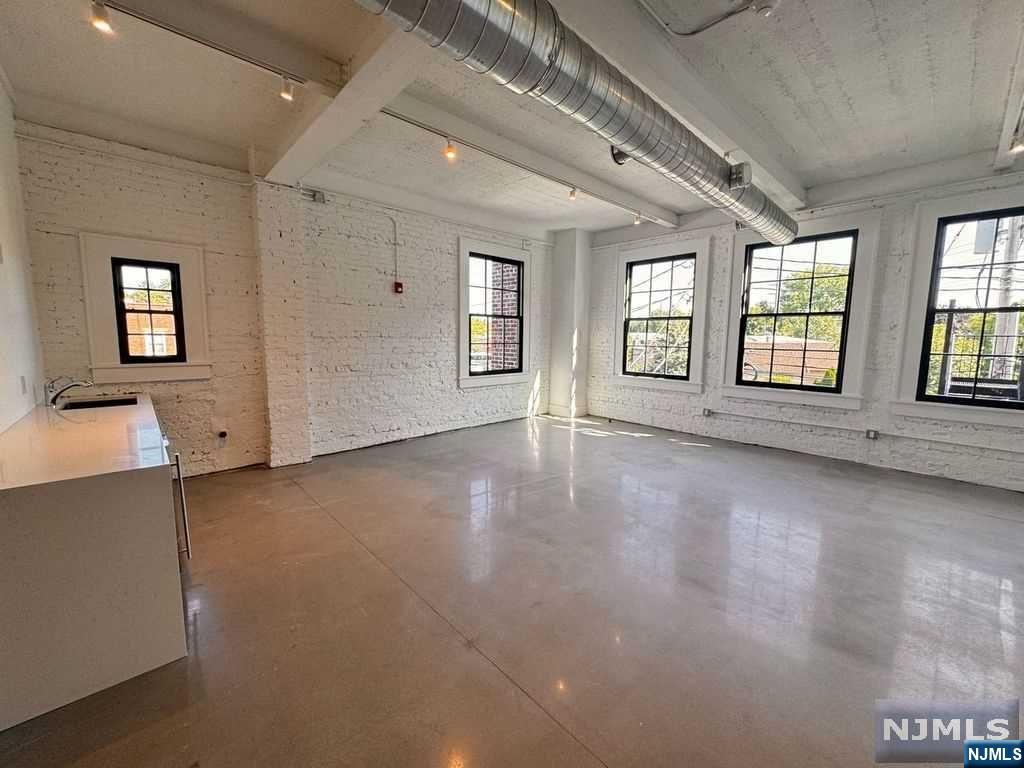 231 Dock Road 2B