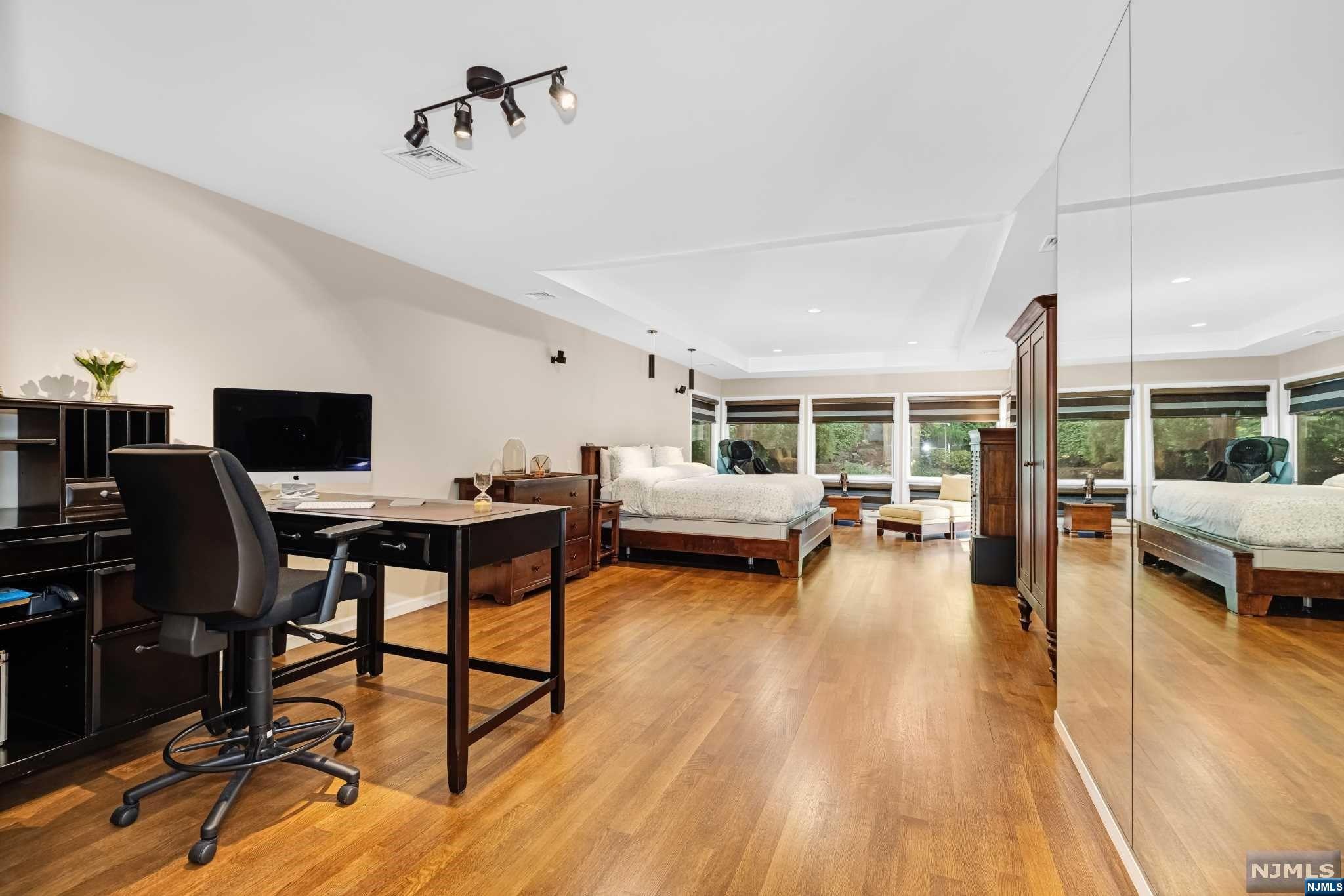 32 Clearwater Drive