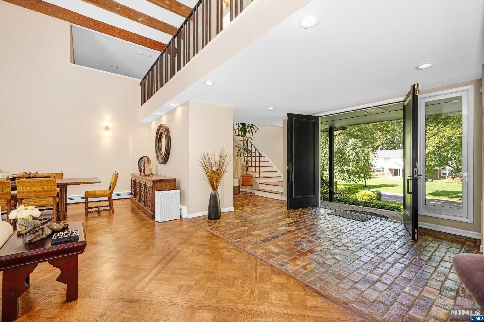 32 Clearwater Drive