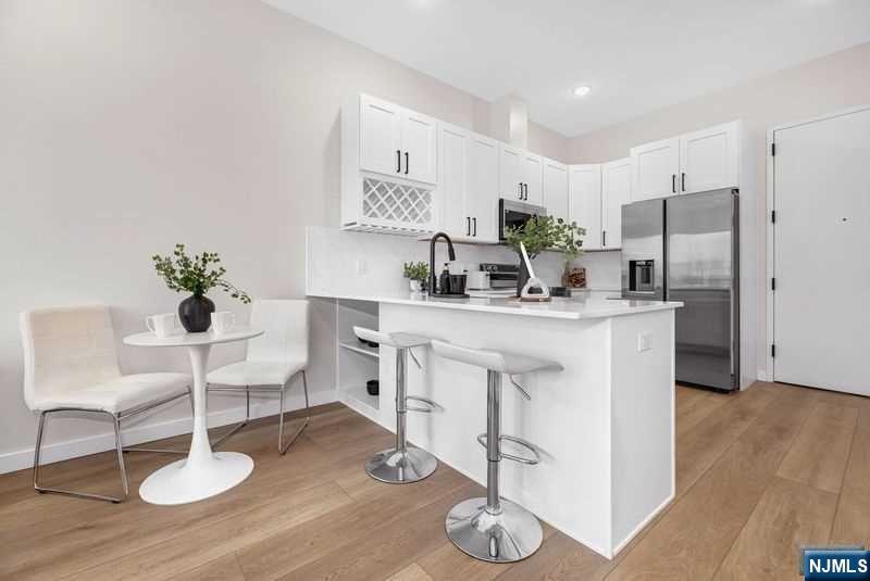 51 Queen Anne Road 307