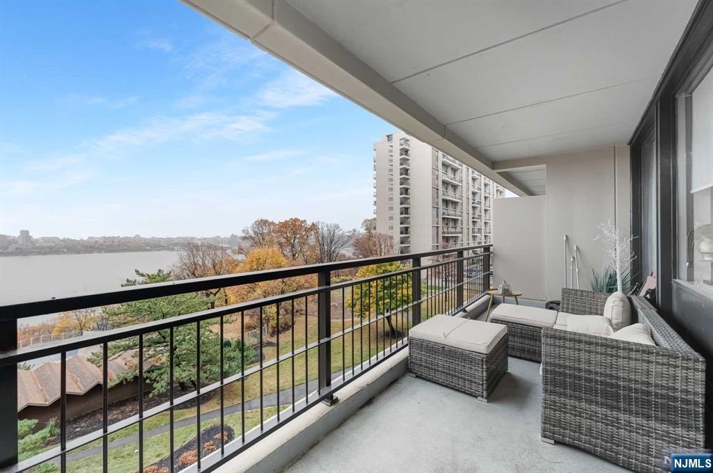 2 Horizon Road 625