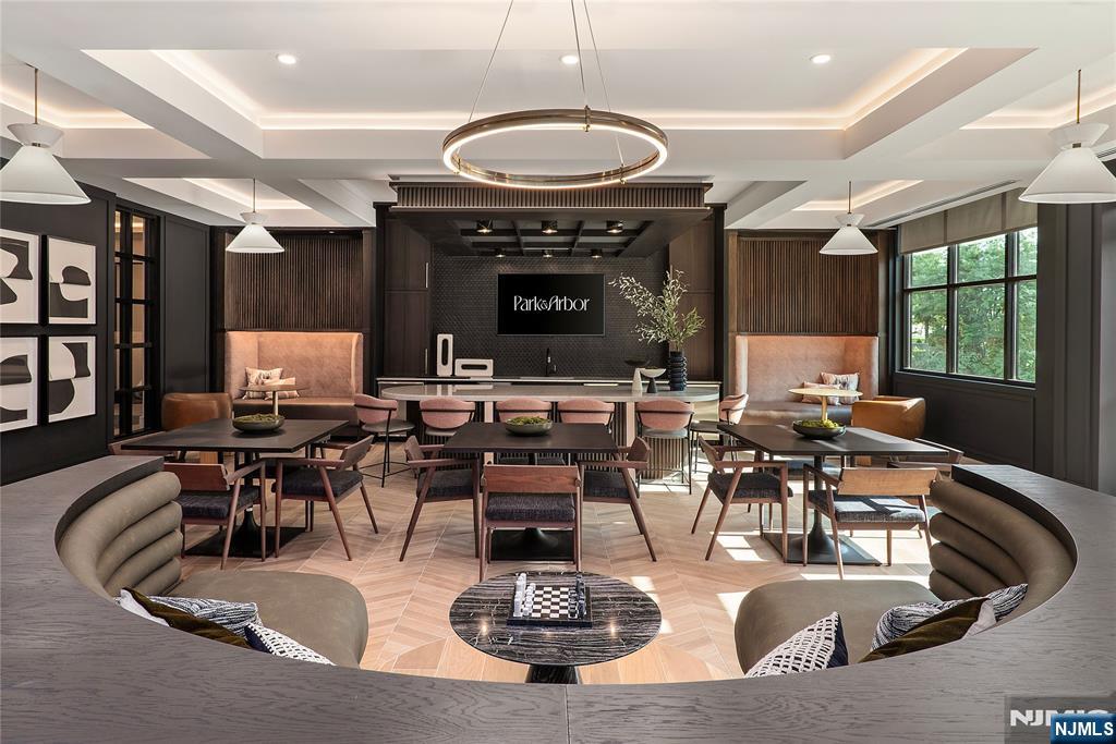 18 Park Avenue 205