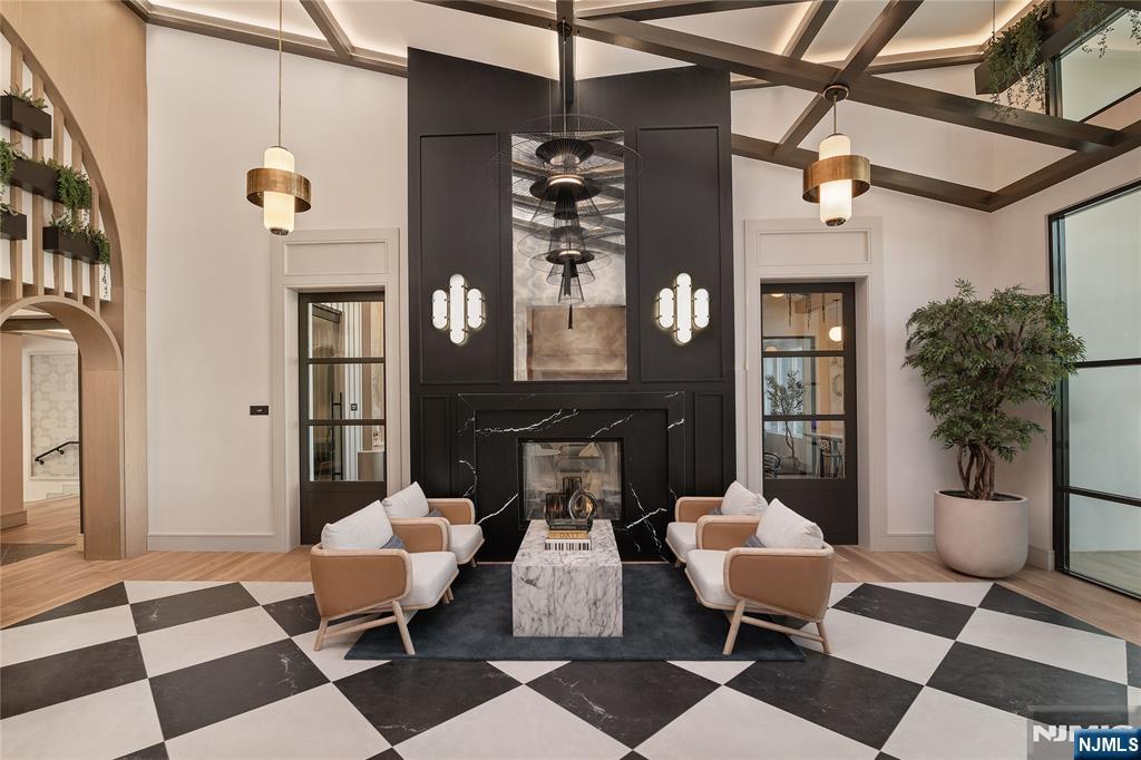 18 Park Avenue 205