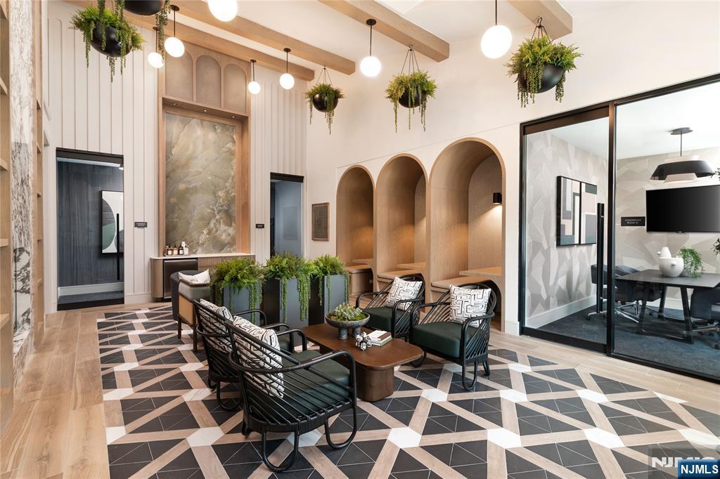 18 Park Avenue 205