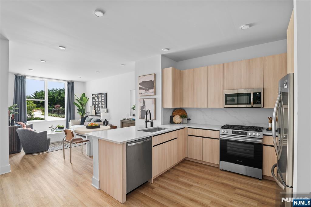 18 Park Avenue 205