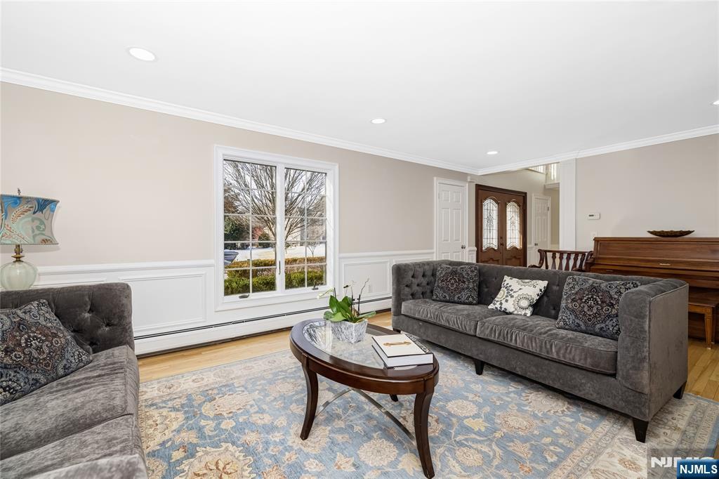 7 Klein Court