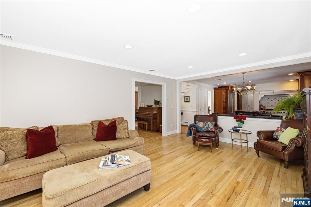 7 Klein Court