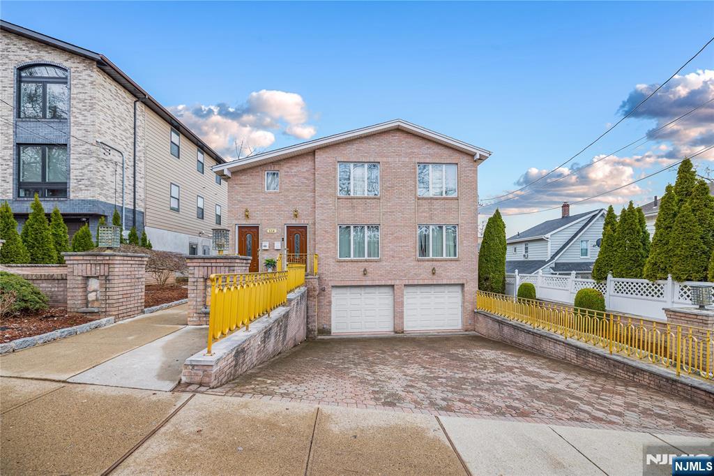 664 Day Avenue