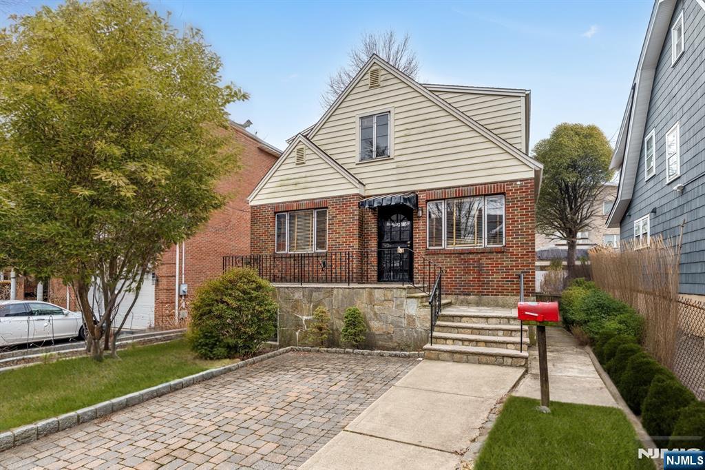 44 Knox Avenue